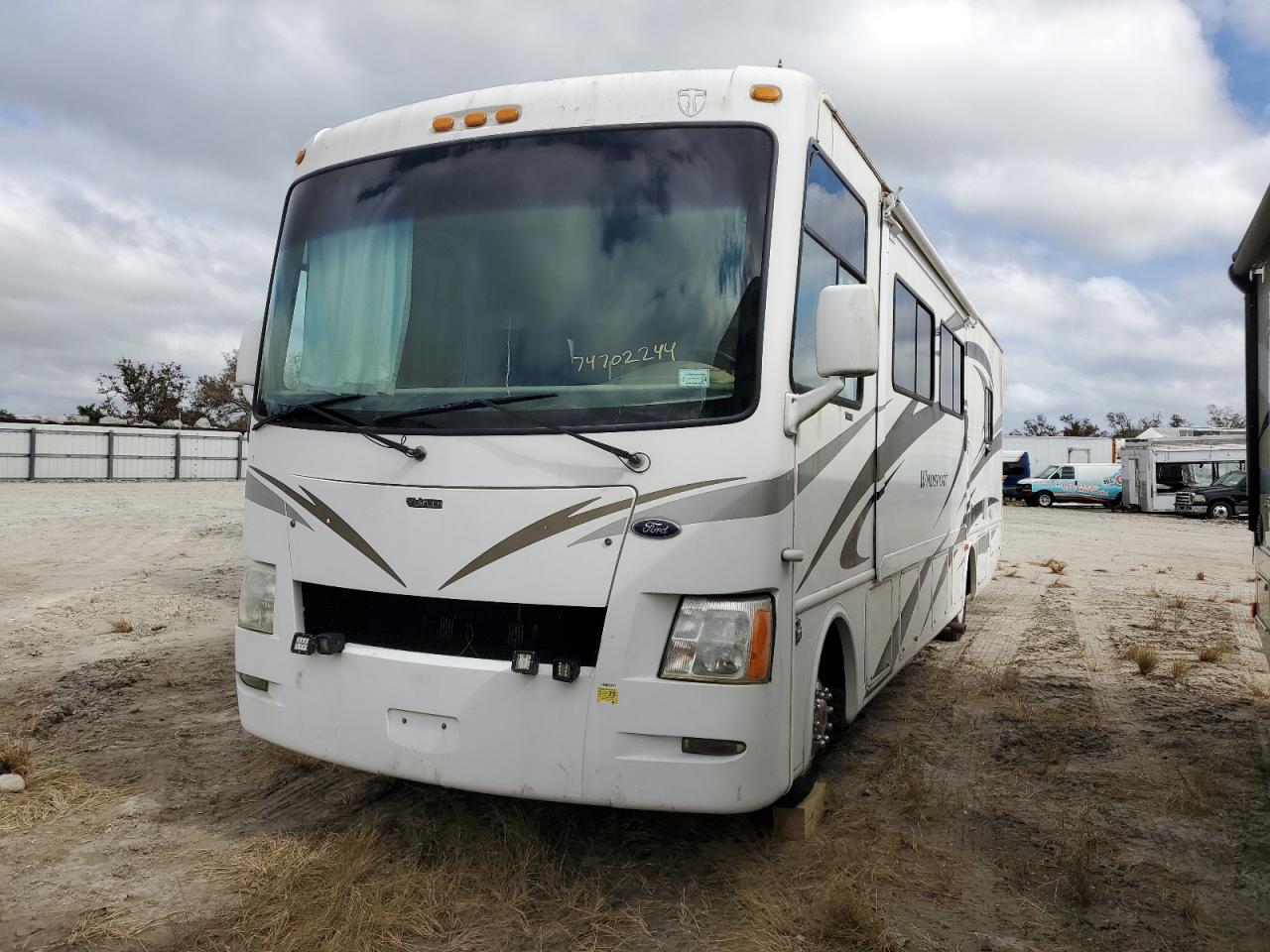 Lot #2994245876 2011 FORD F53