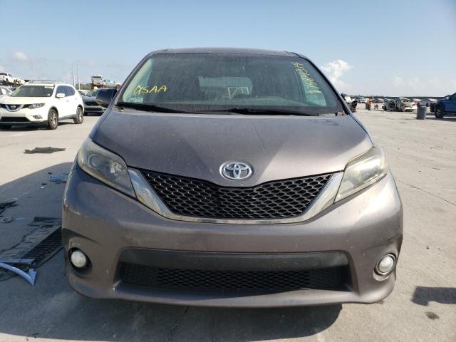 2017 TOYOTA SIENNA SE 5TDXZ3DC8HS864300