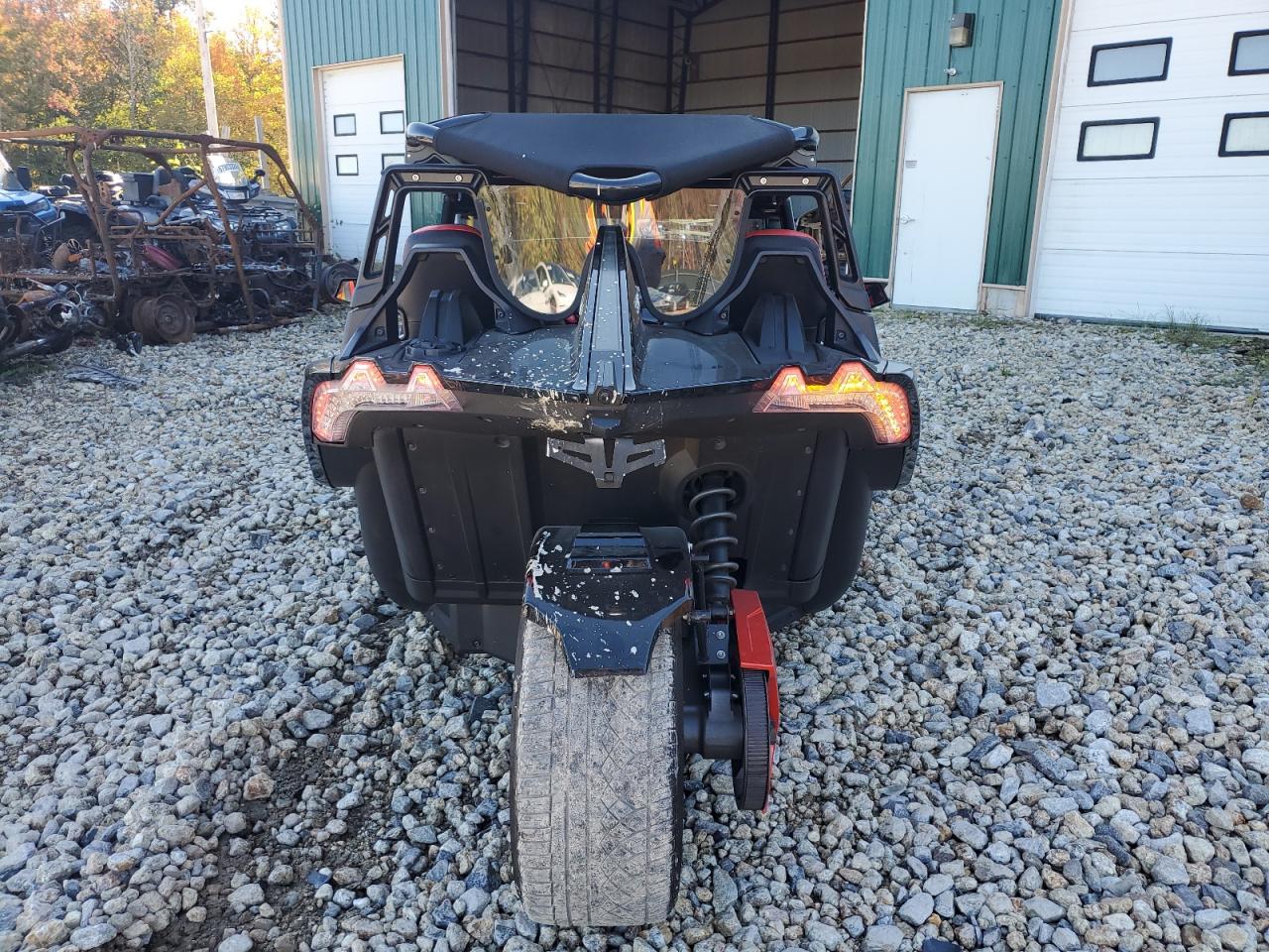 Lot #3009209330 2016 POLARIS SLINGSHOT