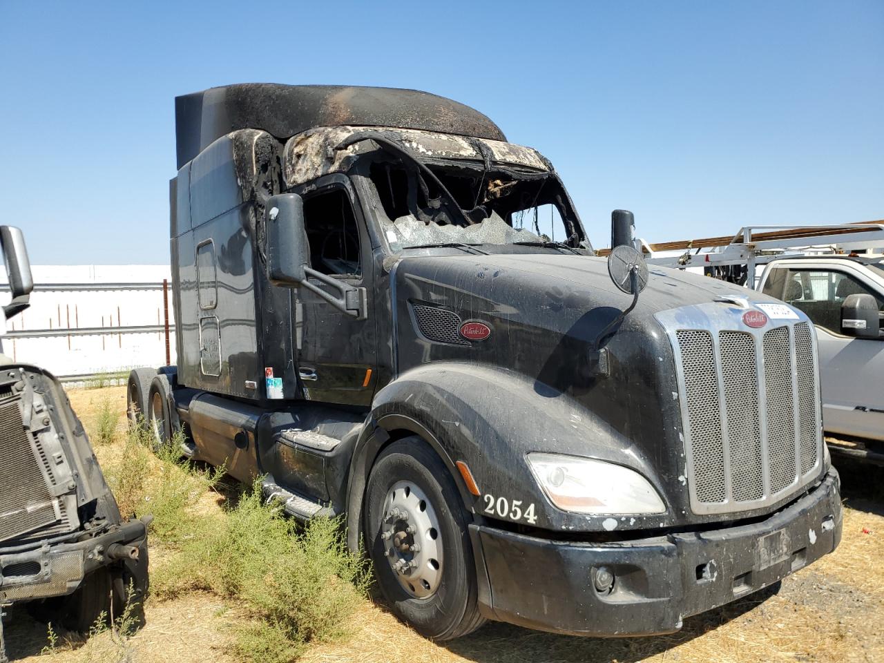  Salvage Peterbilt 579