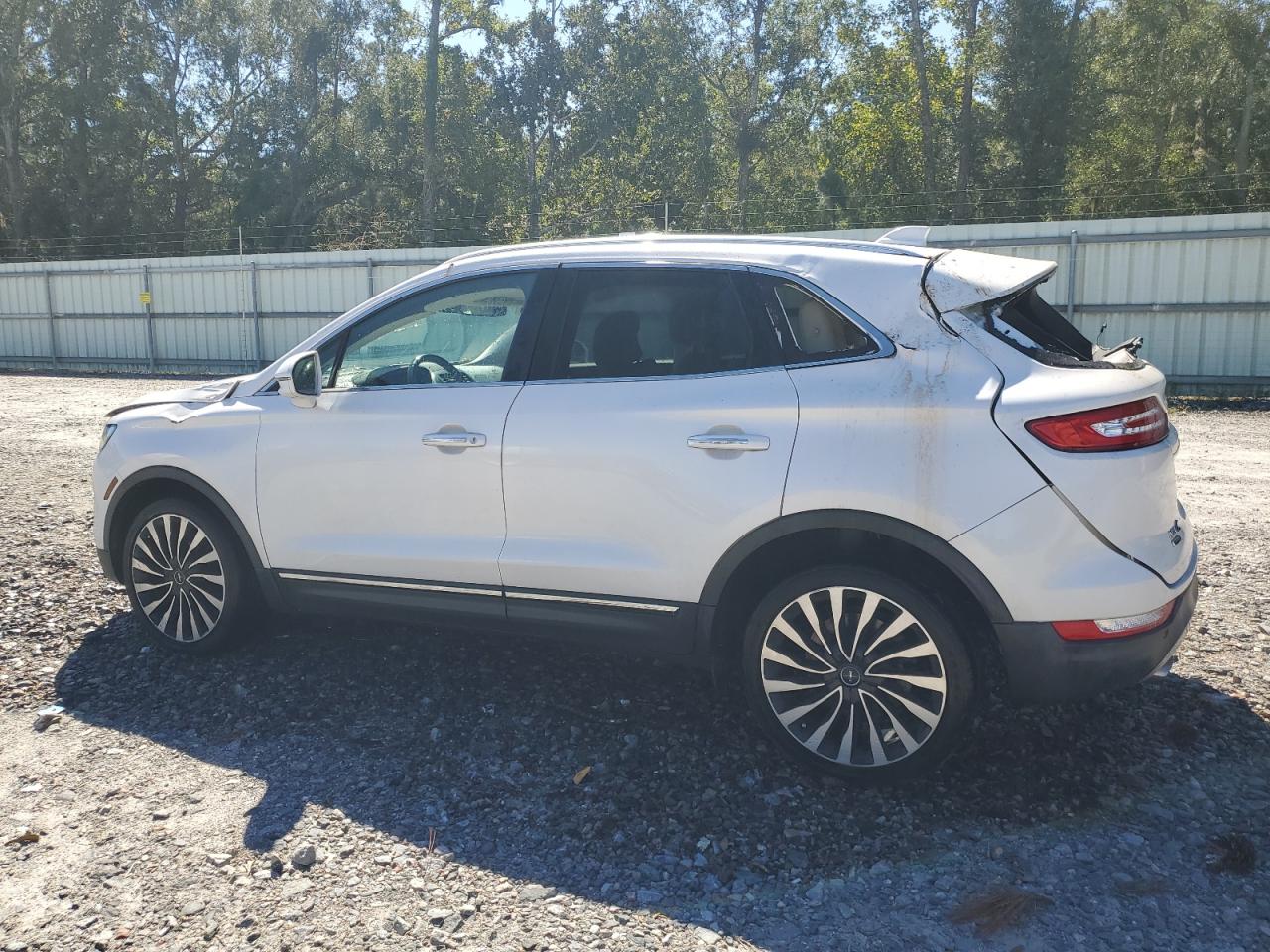 Lot #3006459118 2019 LINCOLN MKC BLACK