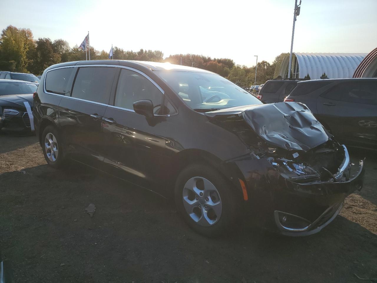 Lot #2902219079 2018 CHRYSLER PACIFICA H