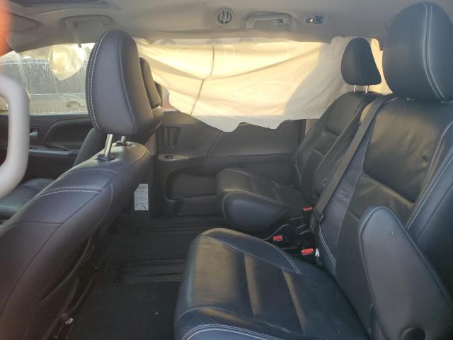 2017 TOYOTA SIENNA SE 5TDXZ3DC2HS827193