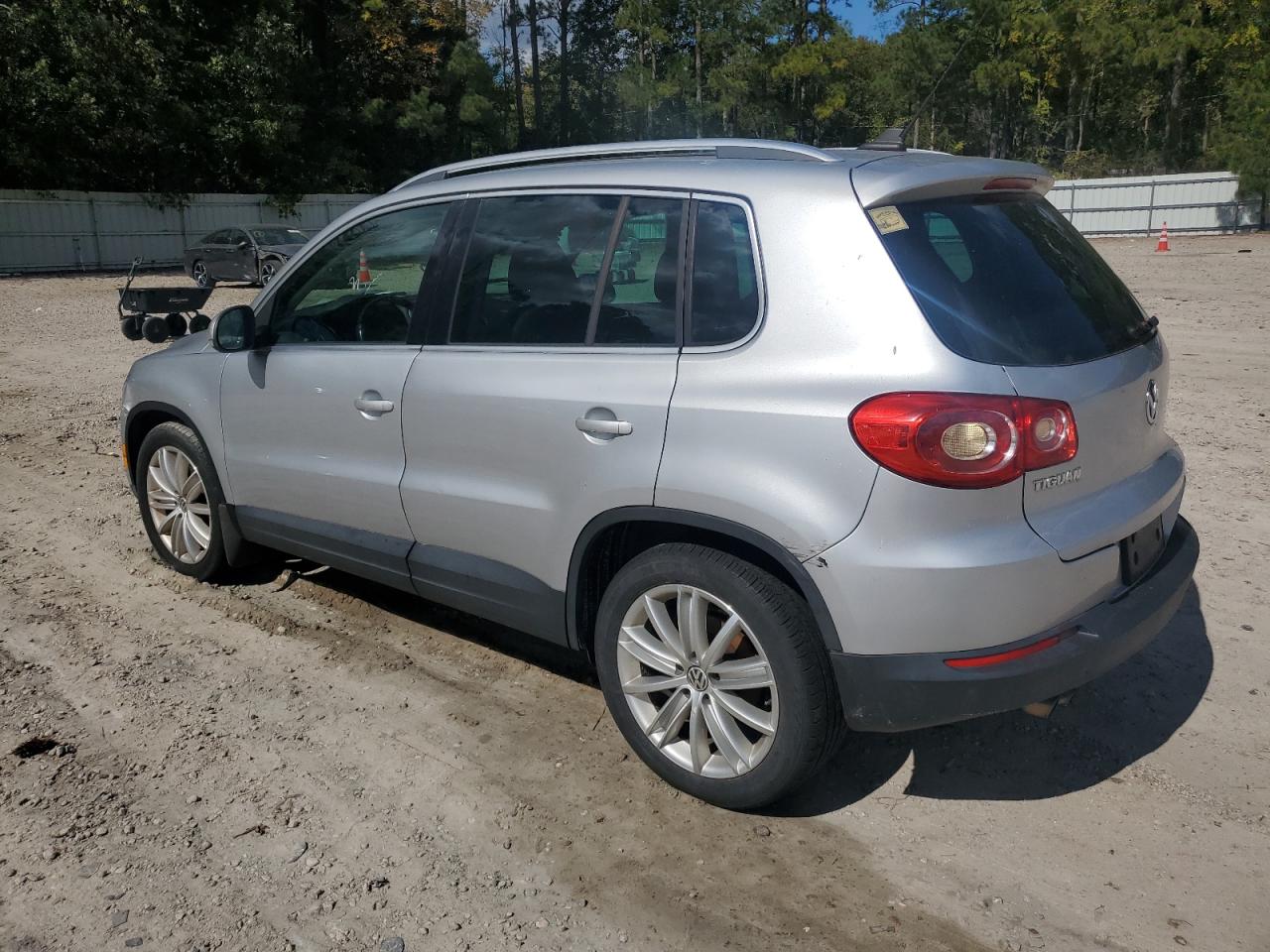 Lot #2921433488 2009 VOLKSWAGEN TIGUAN SE