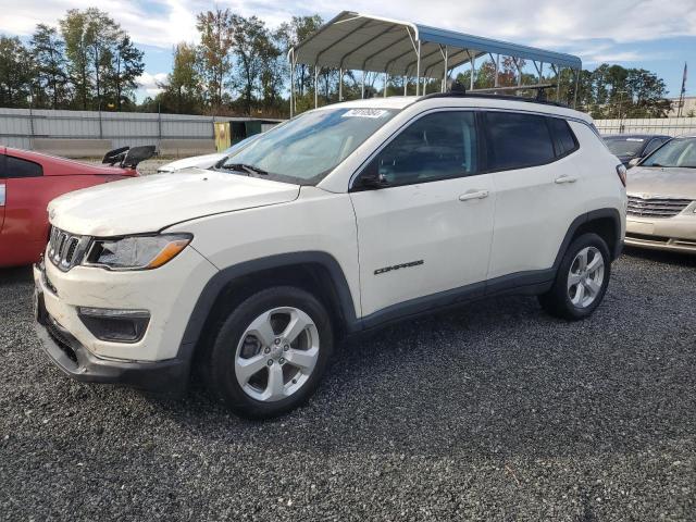 VIN 3C4NJDBB3KT599328 2019 Jeep Compass, Latitude no.1