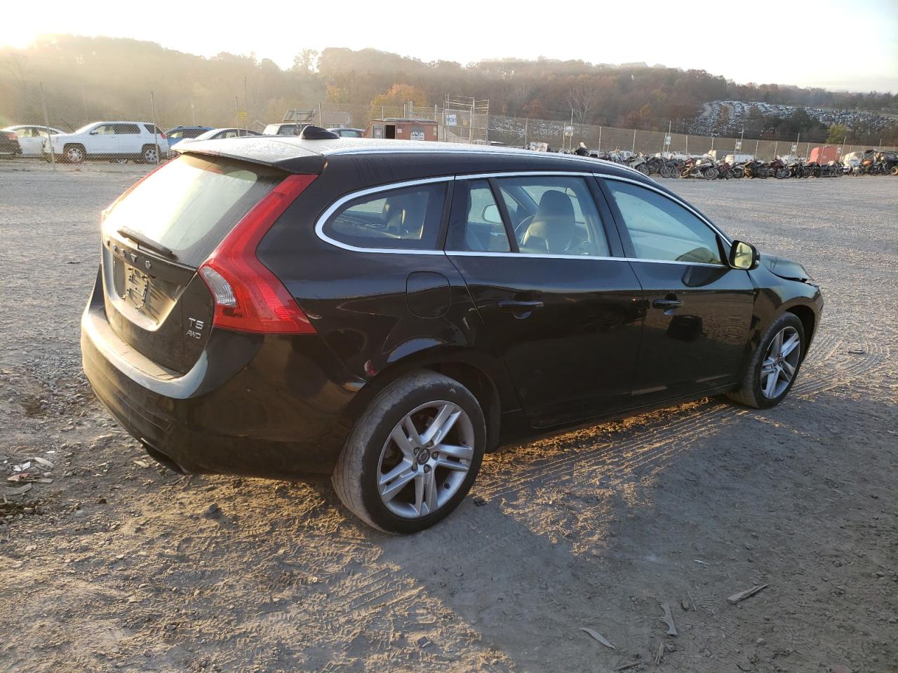 Lot #2991702098 2015 VOLVO V60 PLATIN