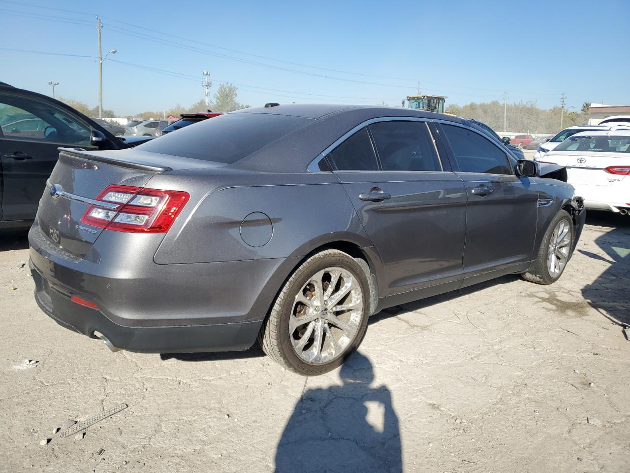 Lot #3022763295 2013 FORD TAURUS LIM