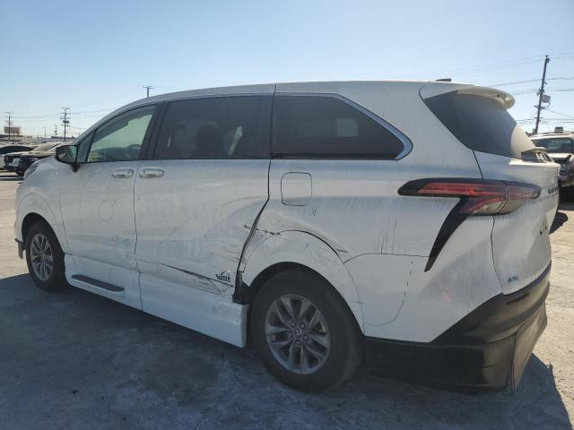 VIN 5TDKSKFC1NS071096 2022 Toyota Sienna, LE no.2