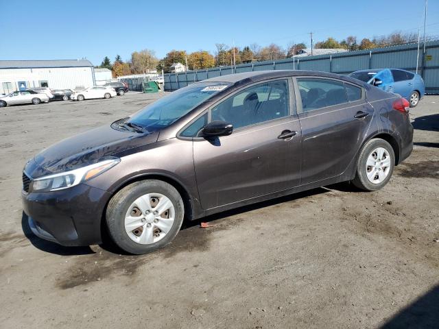 VIN 3KPFK4A77HE075577 2017 KIA Forte, LX no.1