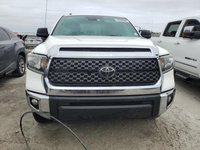 VIN 5TFDW5F10JX685915 2018 Toyota Tundra, Crewmax Sr5 no.5