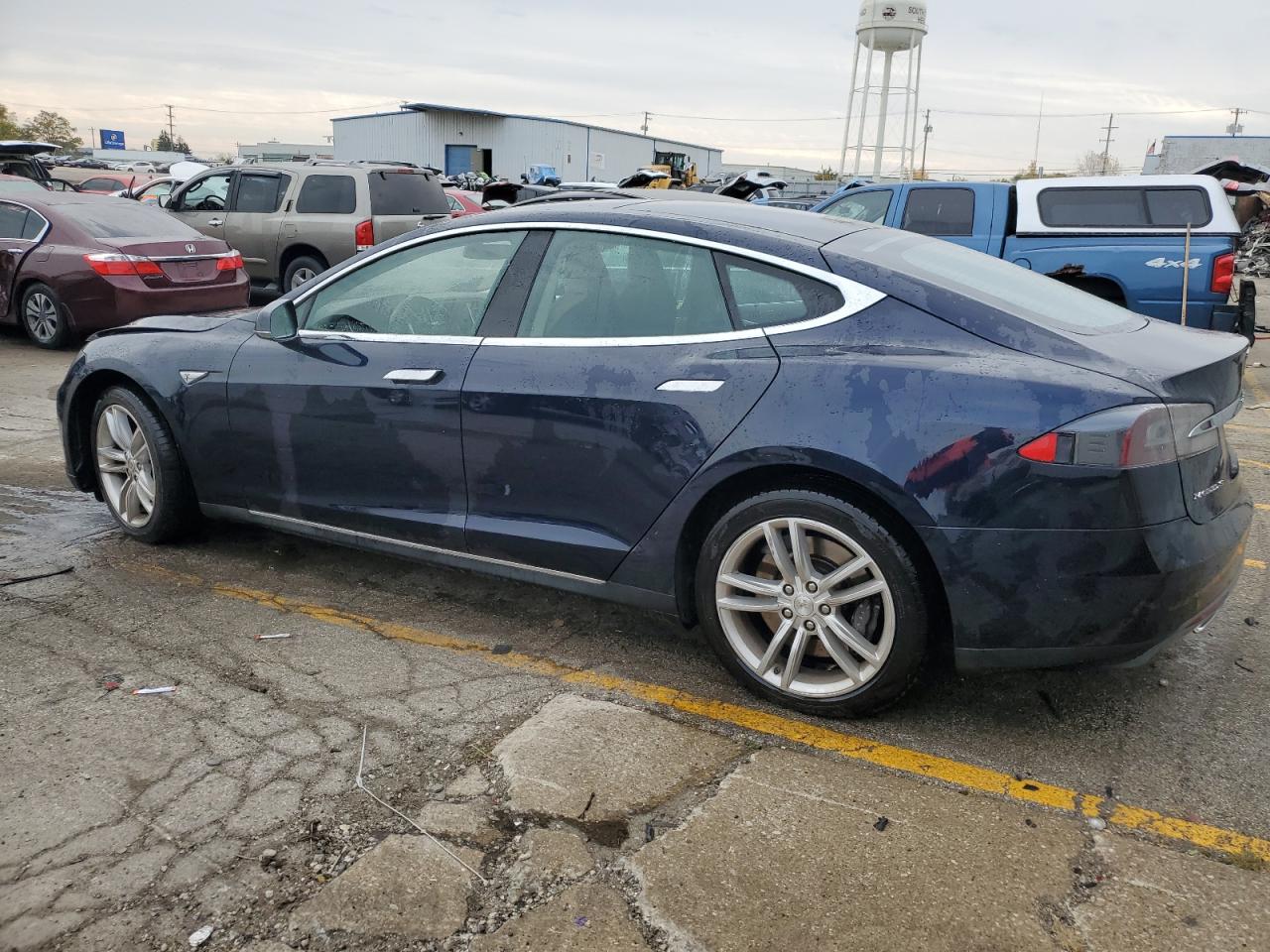 Lot #2955301554 2014 TESLA MODEL S