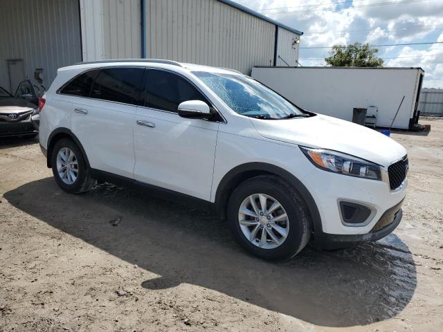 VIN 5XYPG4A31JG411526 2018 KIA Sorento, LX no.4