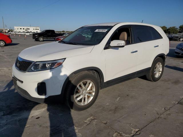 VIN 5XYKT3A69FG580985 2015 KIA Sorento, LX no.1