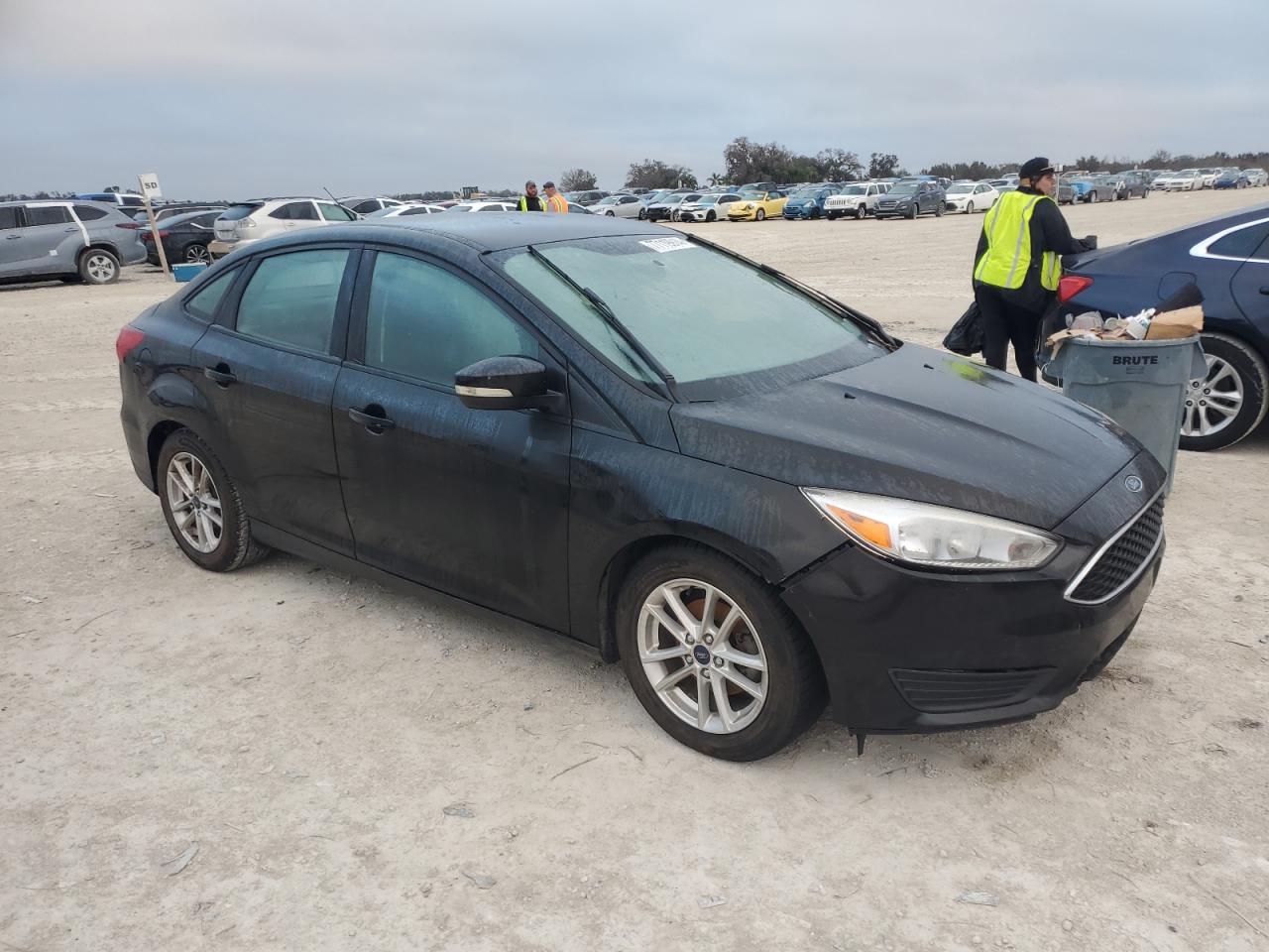 Lot #3042126689 2015 FORD FOCUS SE