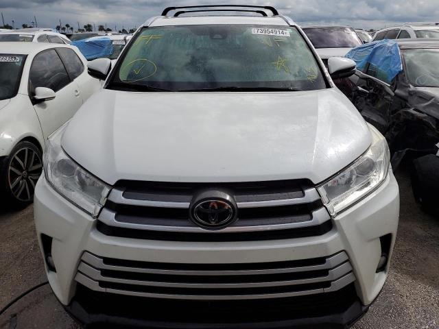 VIN 5TDKZRFH7JS281633 2018 Toyota Highlander, SE no.5