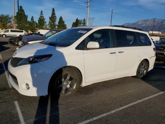 VIN 5TDXK3DC4FS683888 2015 Toyota Sienna, Sport no.1