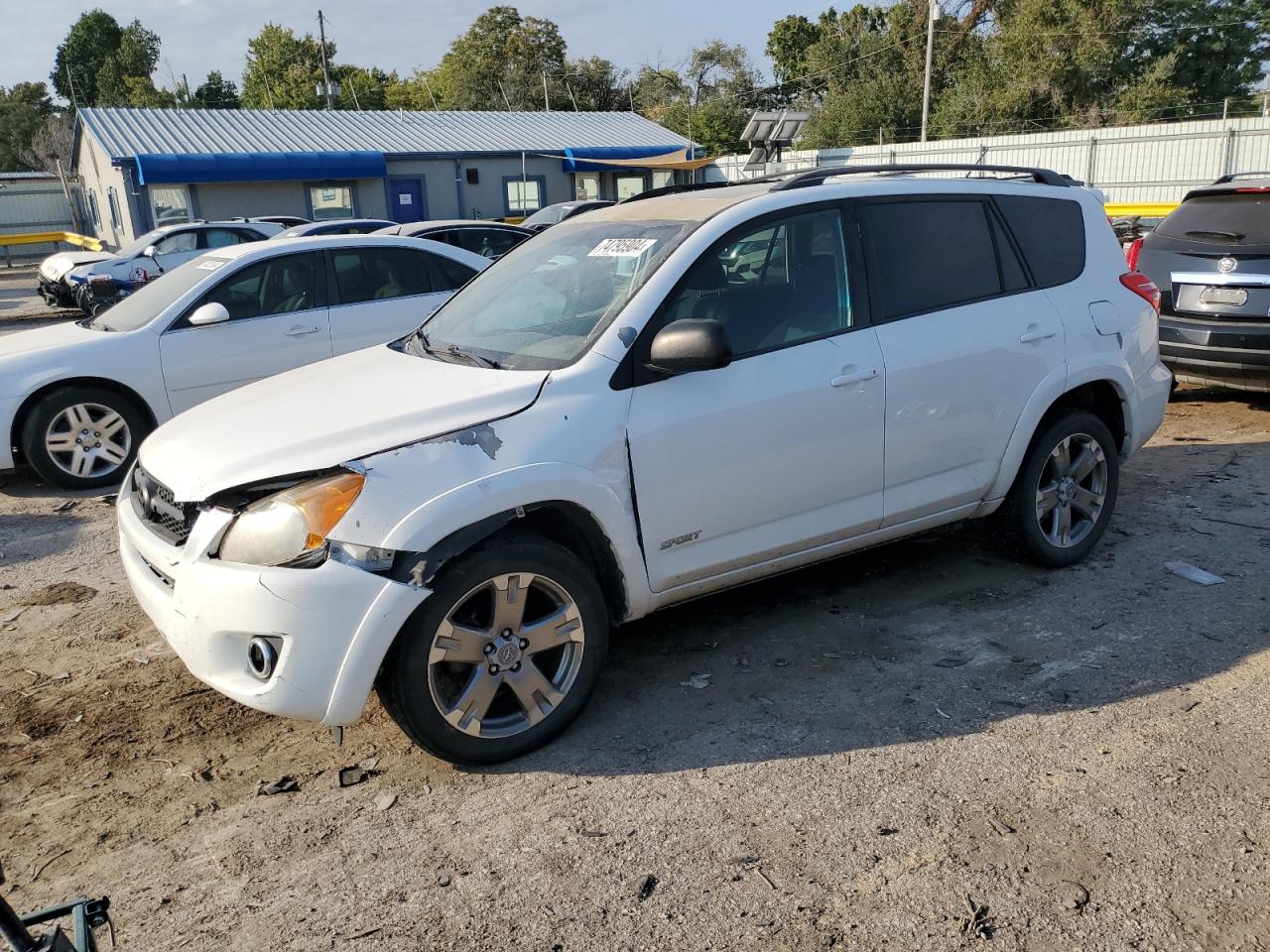  Salvage Toyota RAV4