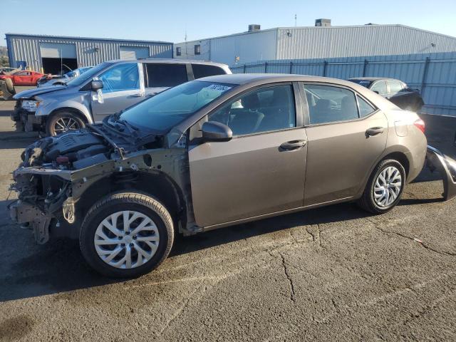 VIN 2T1BURHE6JC027731 2018 Toyota Corolla, L no.1