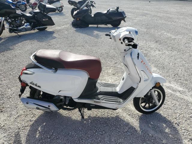 KYMCO USA INC LIKE 150 2018 white  gas LC2DBJ141JC100835 photo #1