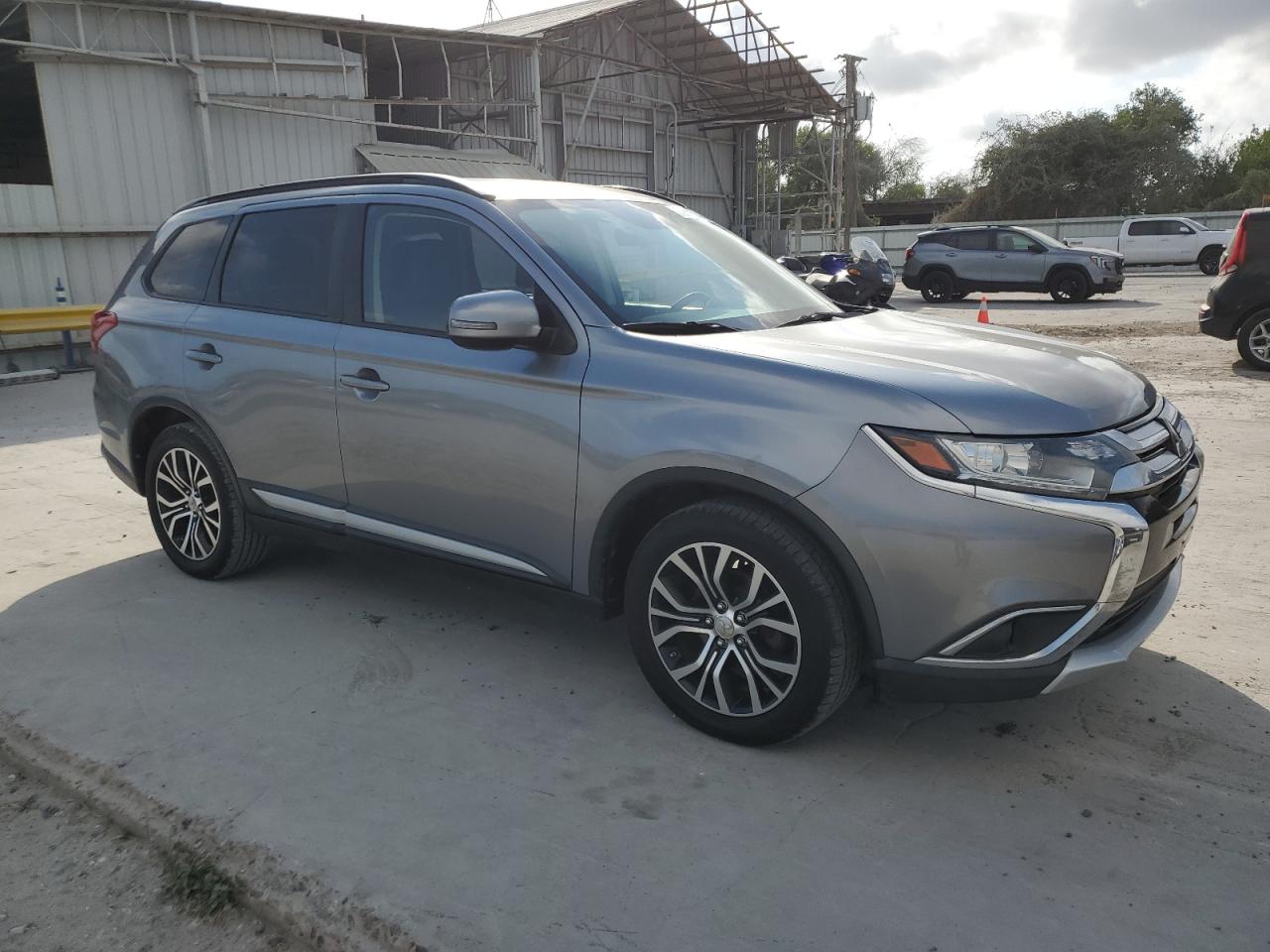 Lot #2989217748 2016 MITSUBISHI OUTLANDER