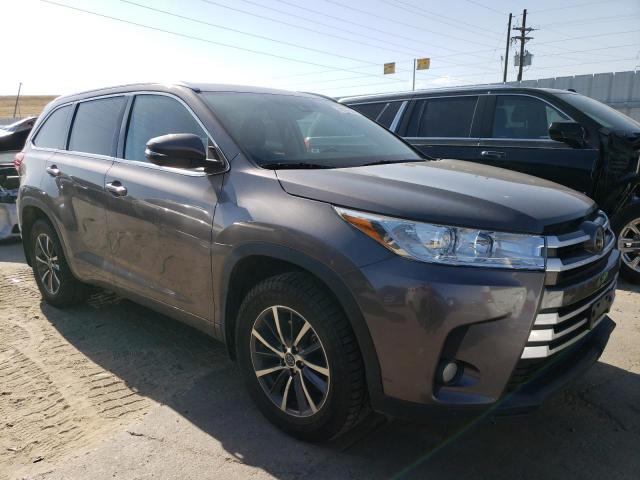 VIN 5TDJZRFH6JS525641 2018 Toyota Highlander, SE no.4