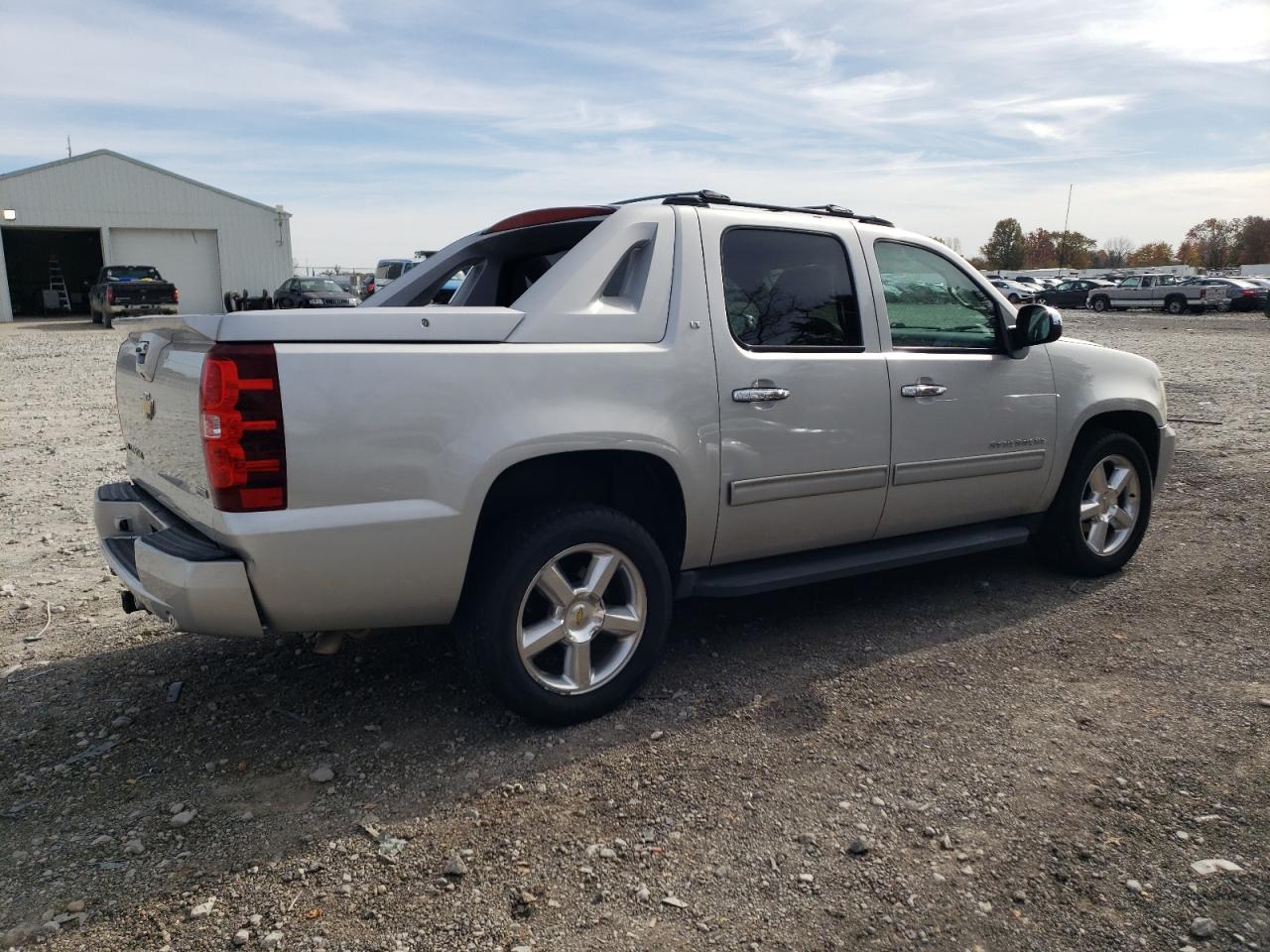 Lot #2952941761 2011 CHEVROLET AVALANCHE