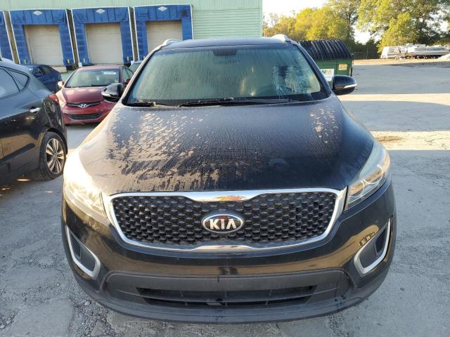 VIN 5XYPG4A38HG217909 2017 KIA Sorento, LX no.5