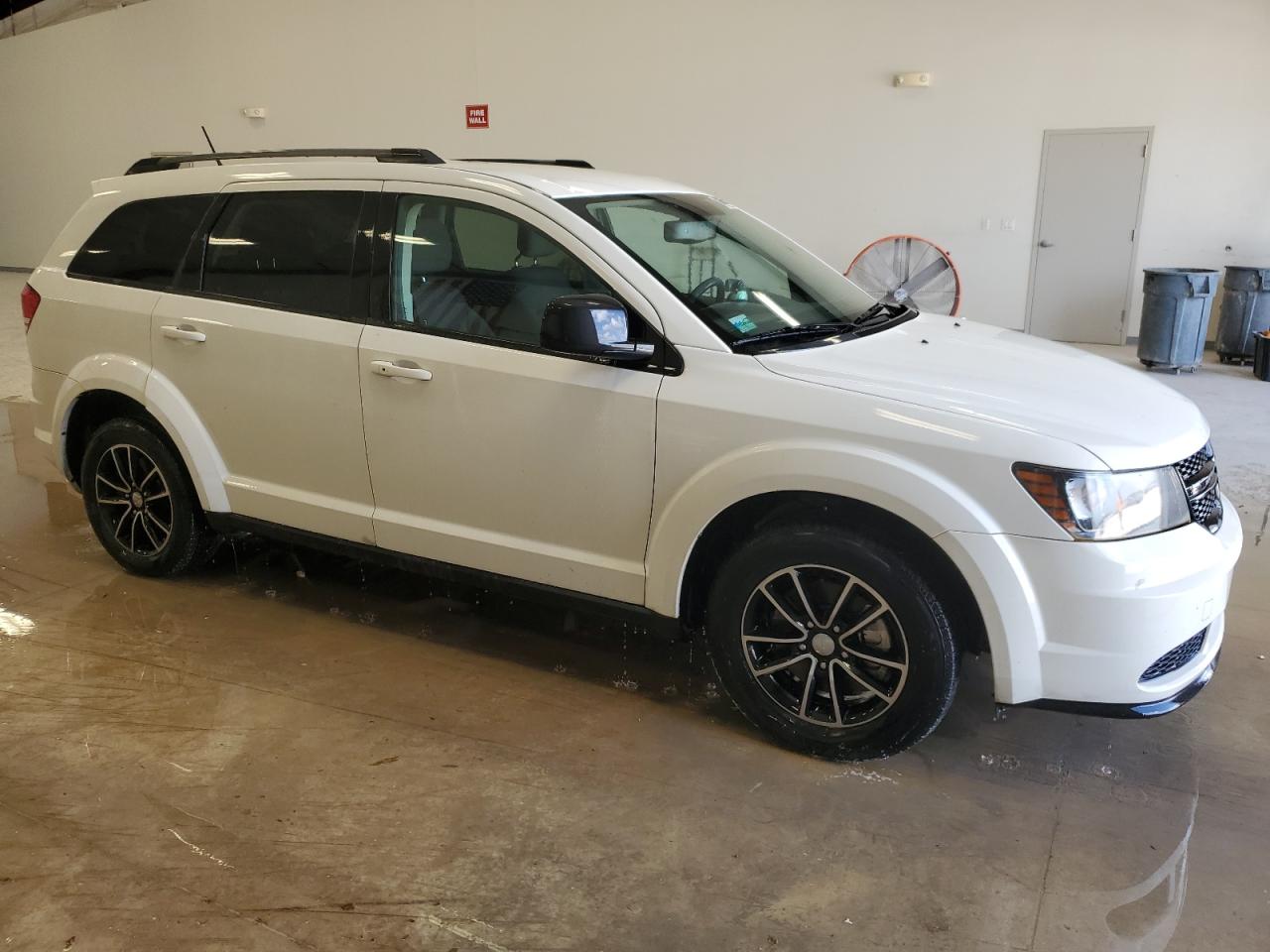 Lot #2991052185 2017 DODGE JOURNEY SE