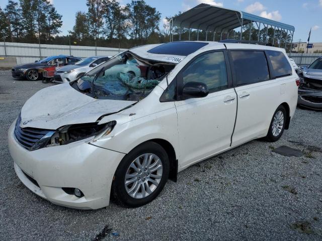 2015 TOYOTA SIENNA XLE - 5TDYK3DC4FS601646