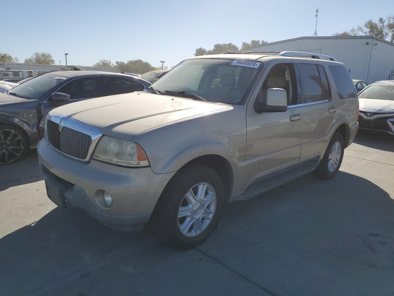 Lot #2921091500 2004 LINCOLN AVIATOR