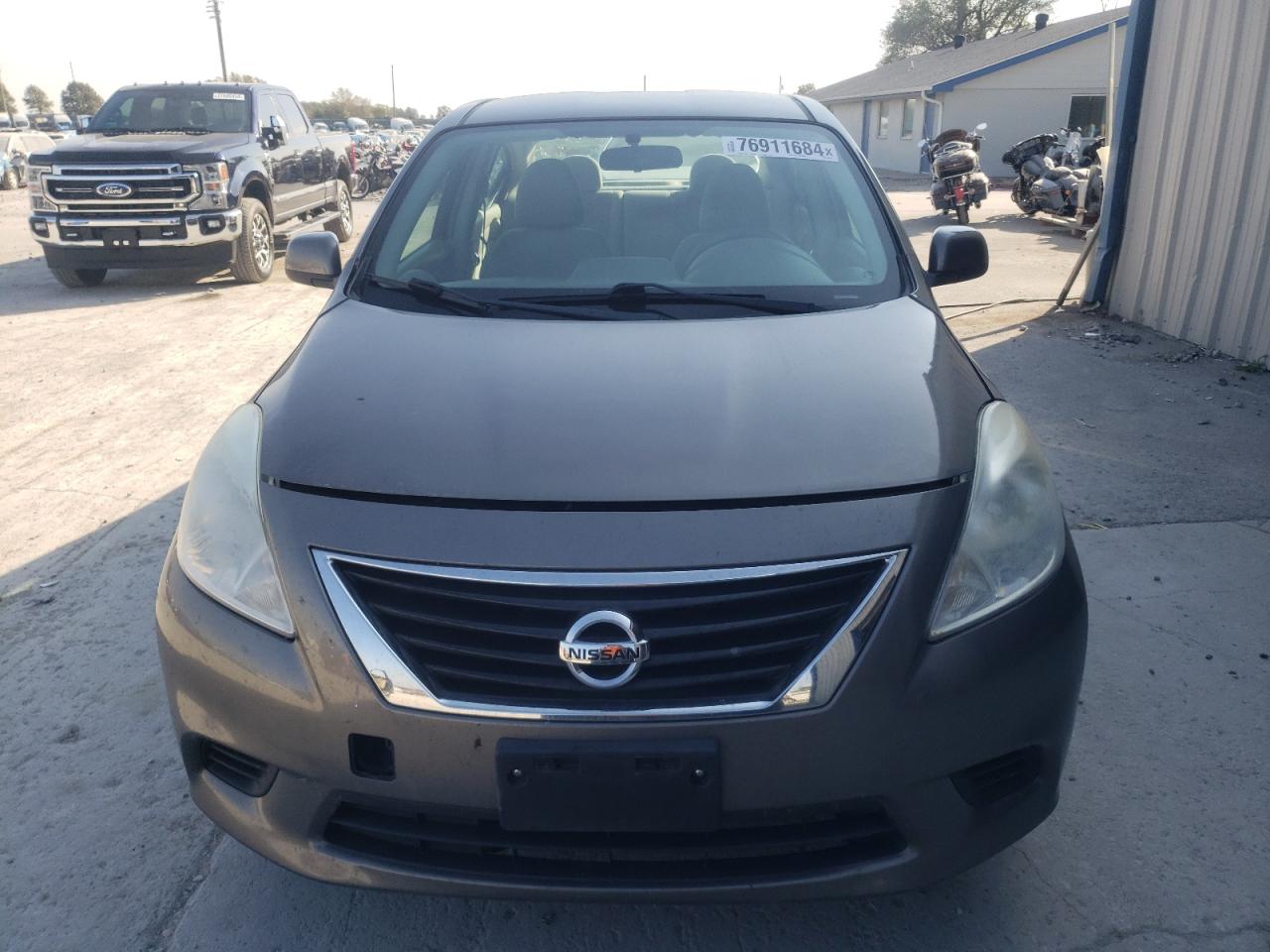 Lot #2923562119 2014 NISSAN VERSA S