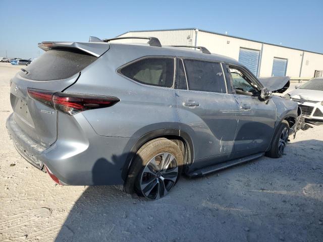 VIN 5TDKARAH7RS530958 2024 Toyota Highlander, Hybri... no.3