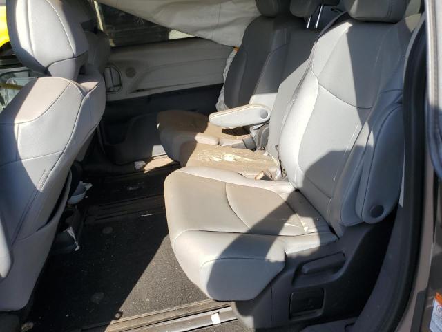 2022 TOYOTA SIENNA XLE 5TDJRKEC6NS079770