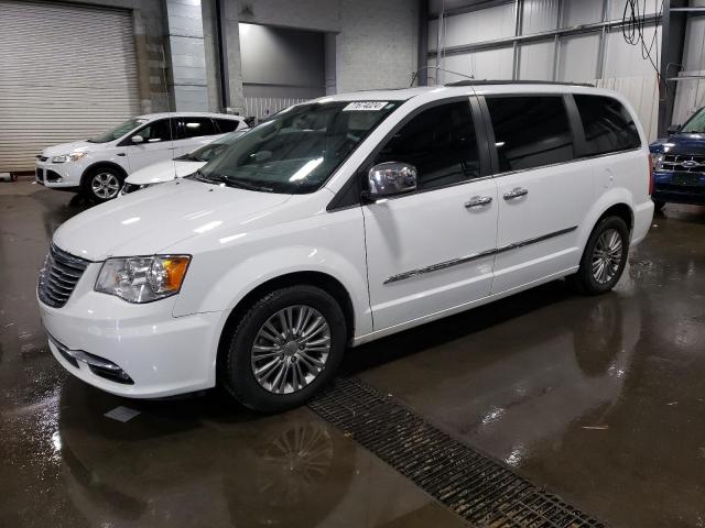 2016 CHRYSLER TOWN & COU - 2C4RC1CG8GR135661