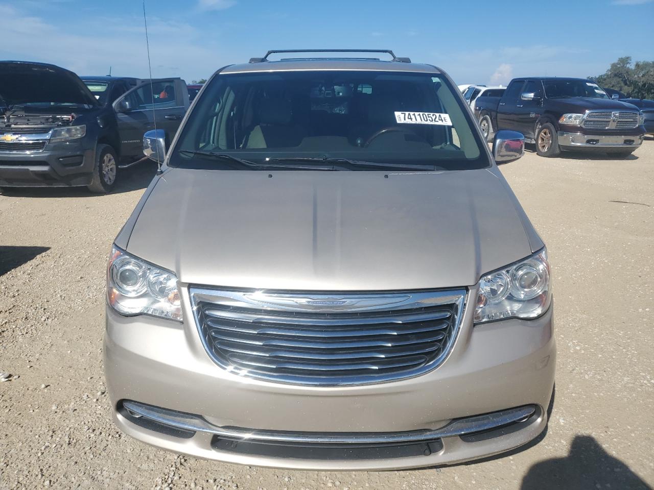 Lot #3049642203 2015 CHRYSLER TOWN & COU