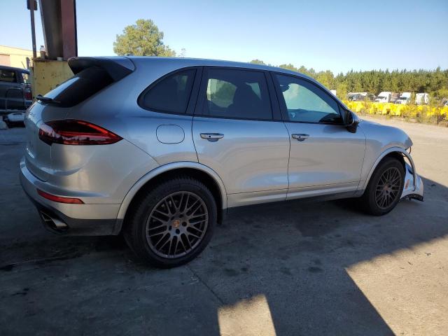 VIN WP1AA2A21HKA87077 2017 PORSCHE CAYENNE no.3