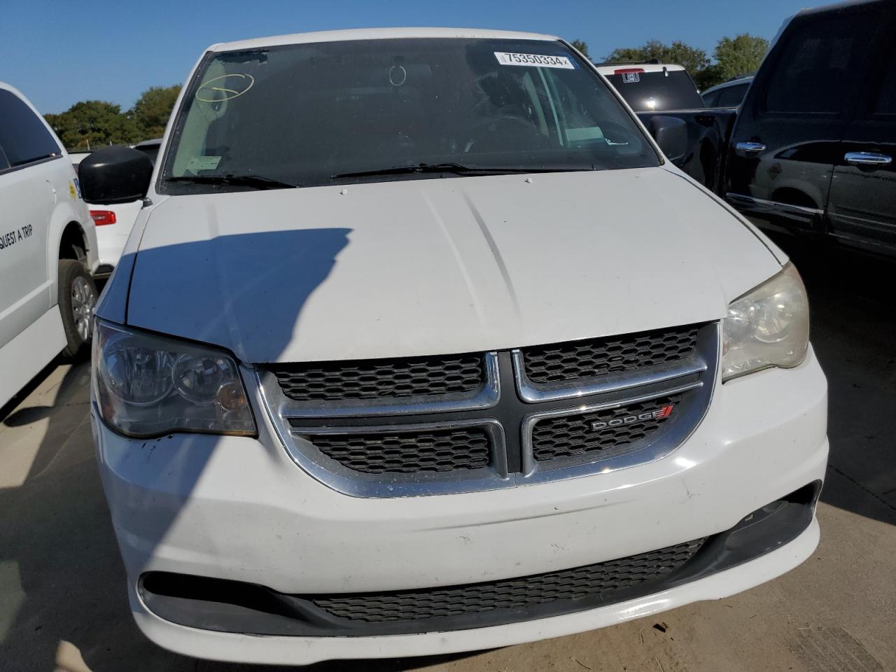 Lot #2925443429 2017 DODGE GRAND CARA