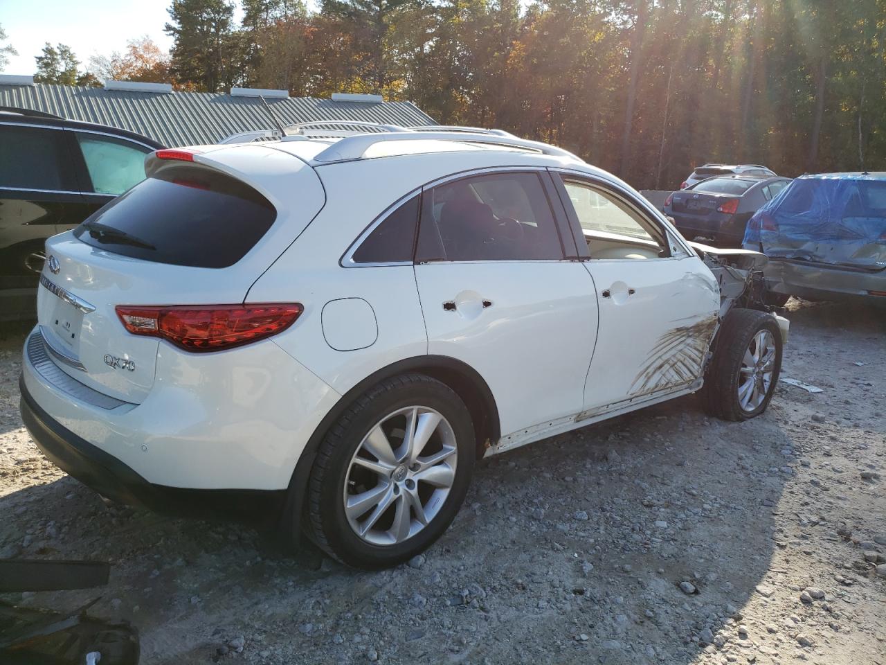 INFINITI QX70 2014 white  gas JN8CS1MW0EM410636 photo #4