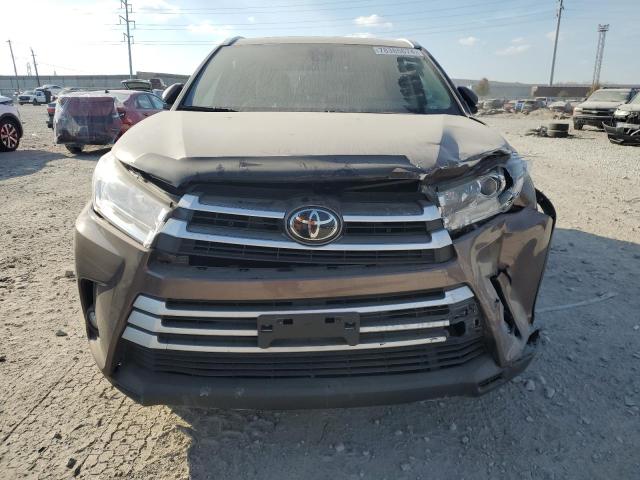 VIN 5TDJZRFH5HS438033 2017 Toyota Highlander, SE no.5