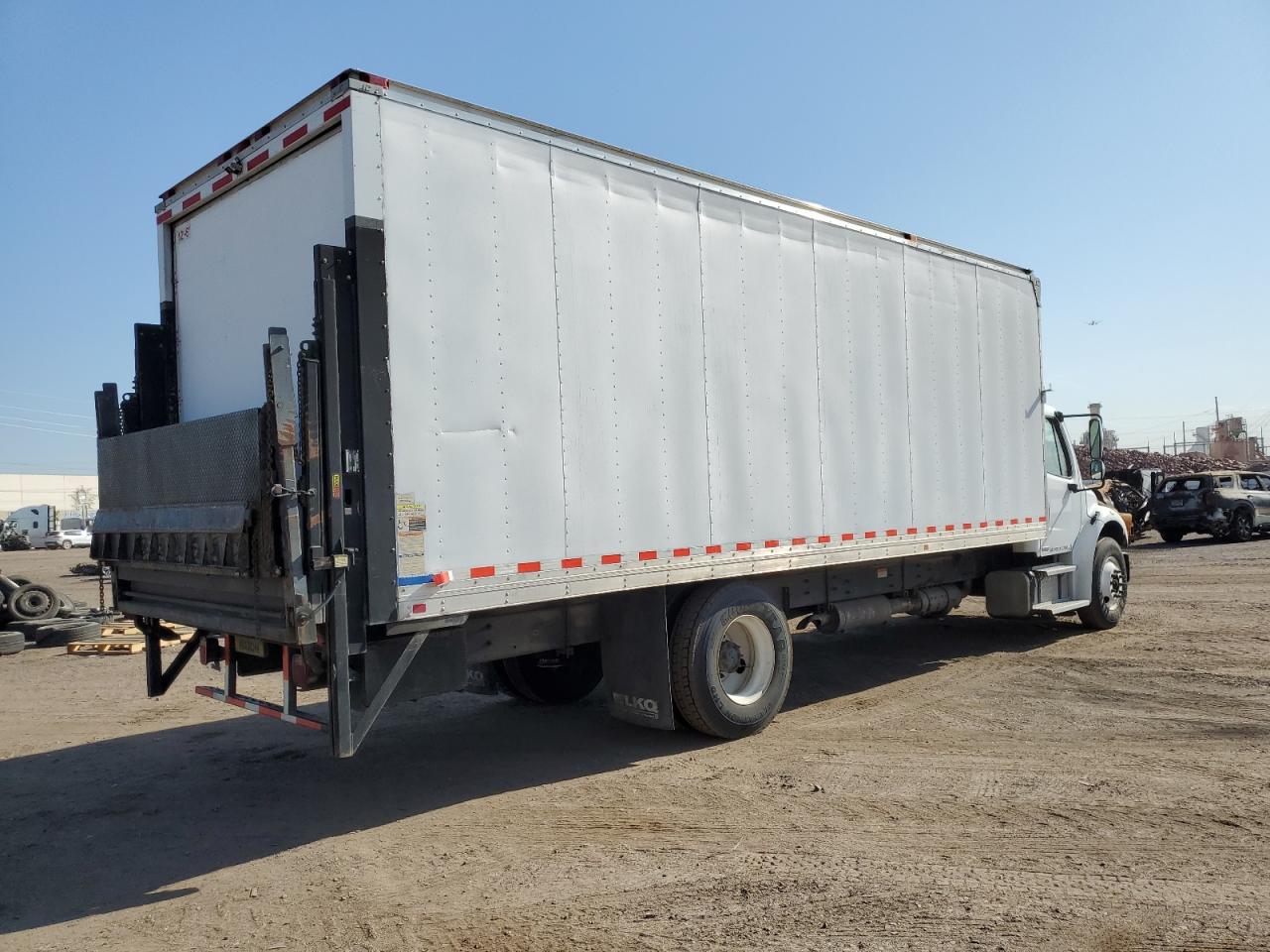 Lot #2972338406 2011 FREIGHTLINER M2