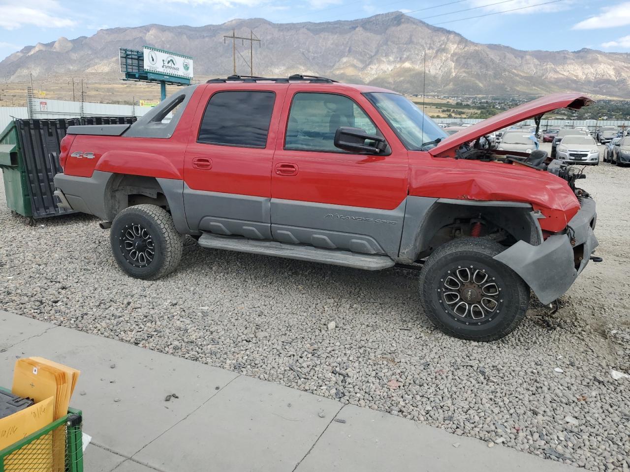 Lot #3021131279 2002 CHEVROLET AVALANCHE