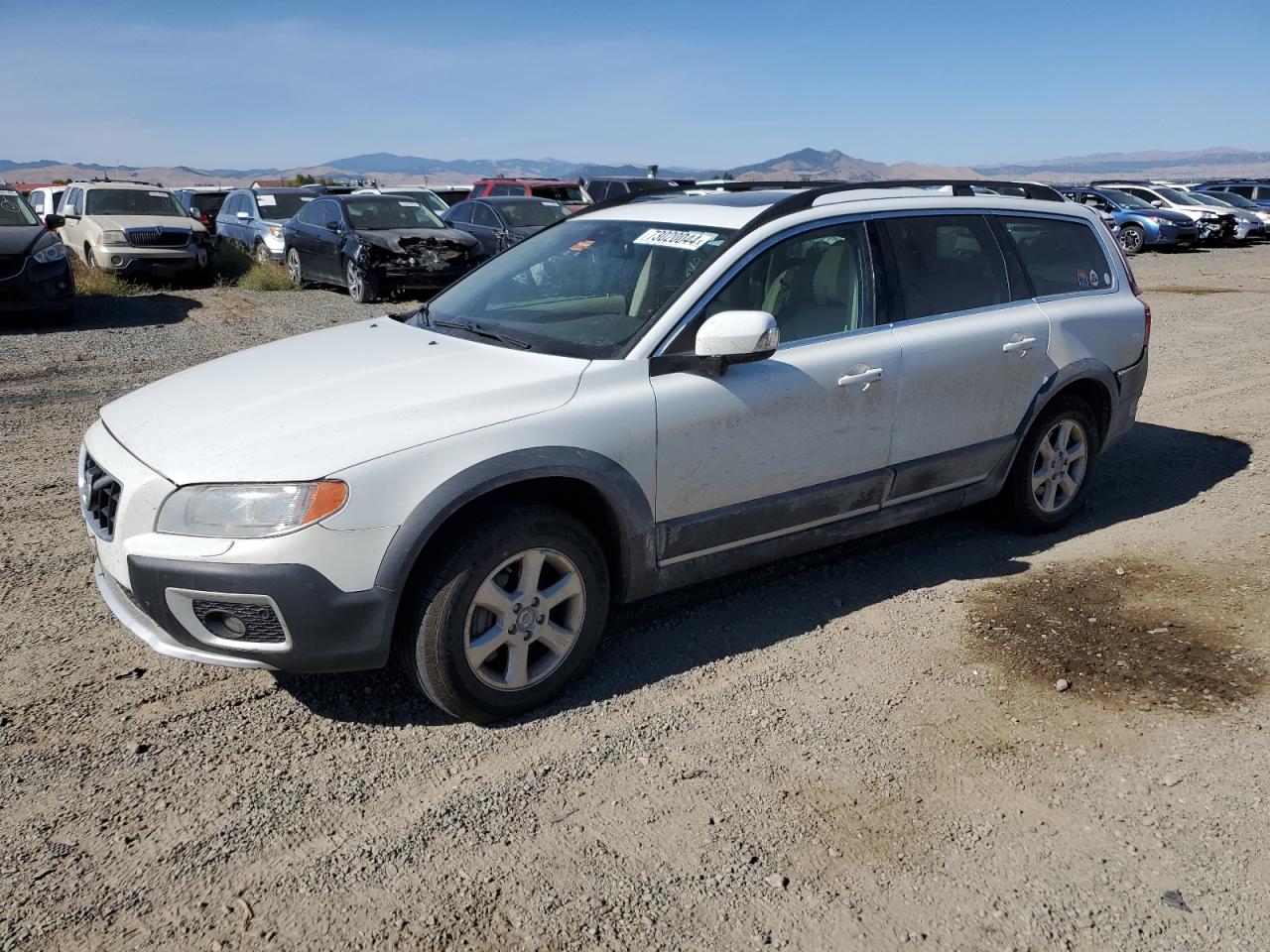 Lot #2962760093 2010 VOLVO XC70 3.2