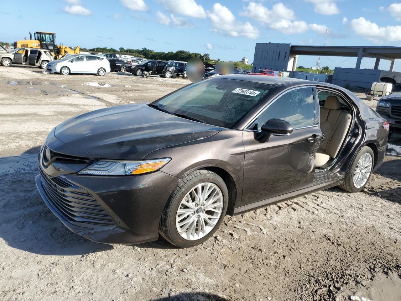 Toyota Camry 2018 