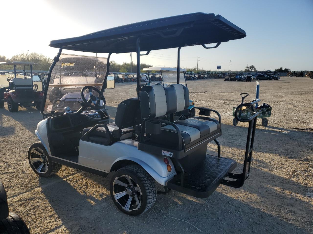 Lot #3048413081 2023 EVOL GOLF CART