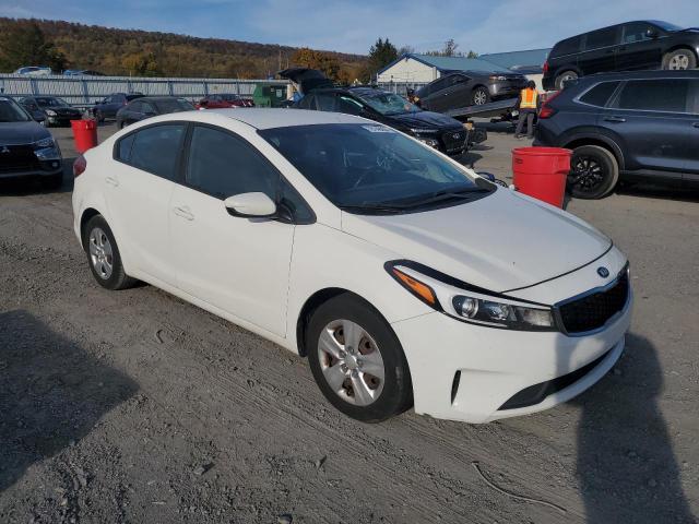 VIN 3KPFK4A77HE143425 2017 KIA Forte, LX no.4