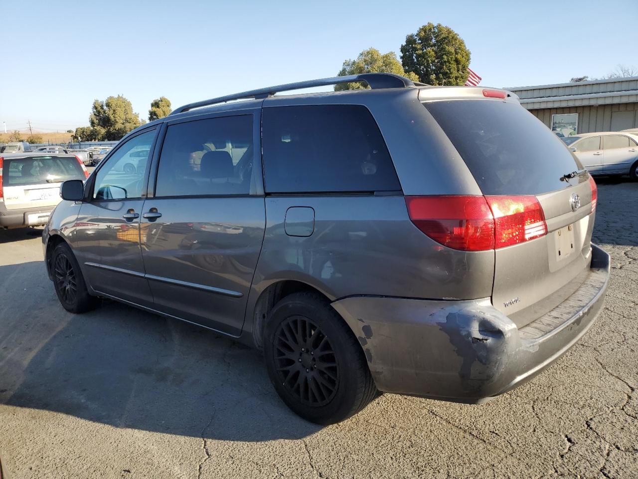 Lot #3028325853 2005 TOYOTA SIENNA XLE