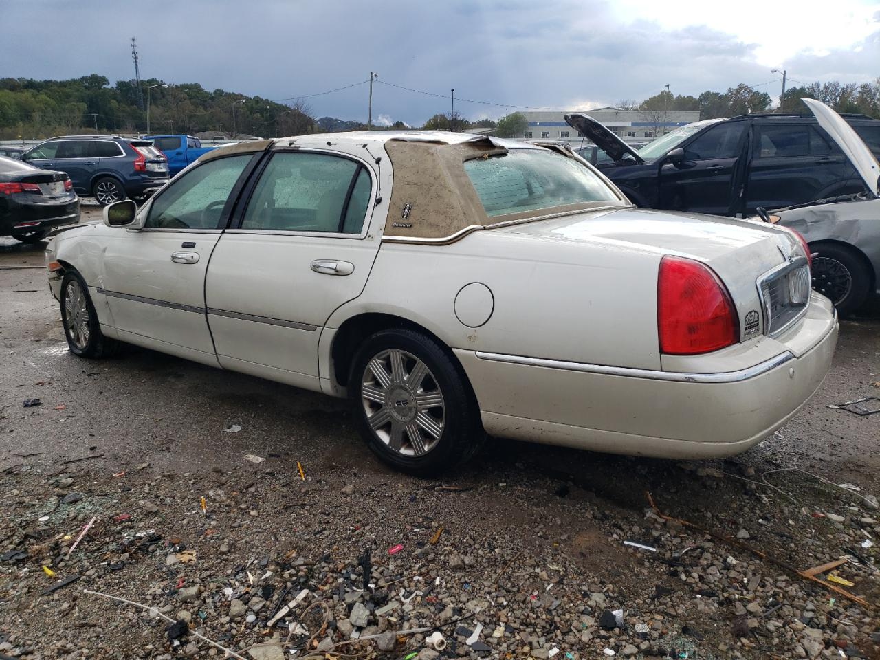 Lot #3024460522 2004 LINCOLN TOWN CAR U