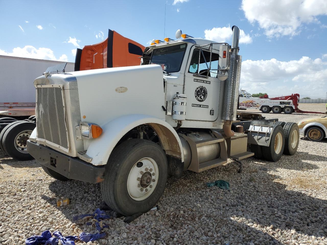 Lot #2919393318 2004 PETERBILT 378