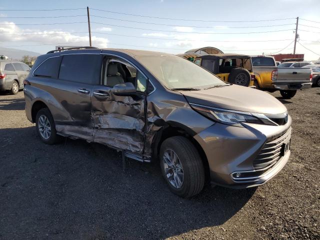 2022 TOYOTA SIENNA XLE 5TDJRKEC6NS079770