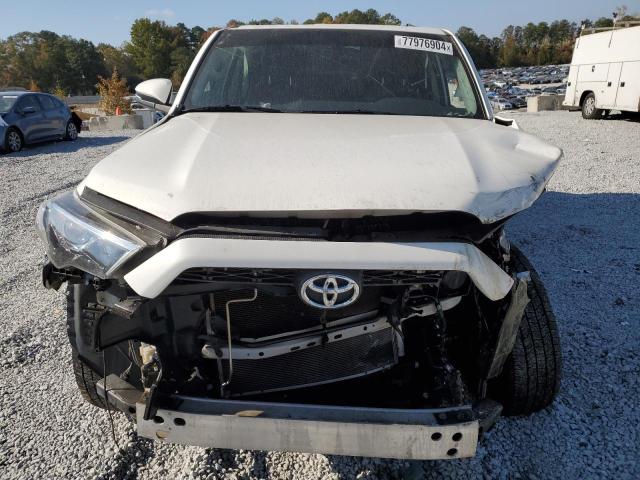 2018 TOYOTA 4RUNNER SR - JTEZU5JR0J5188105